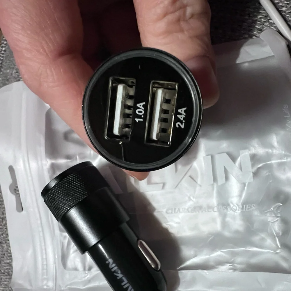NWT AILKIN 2 pk Car Charger 3-4a Fast Charge dual port USB Lighter adapter I